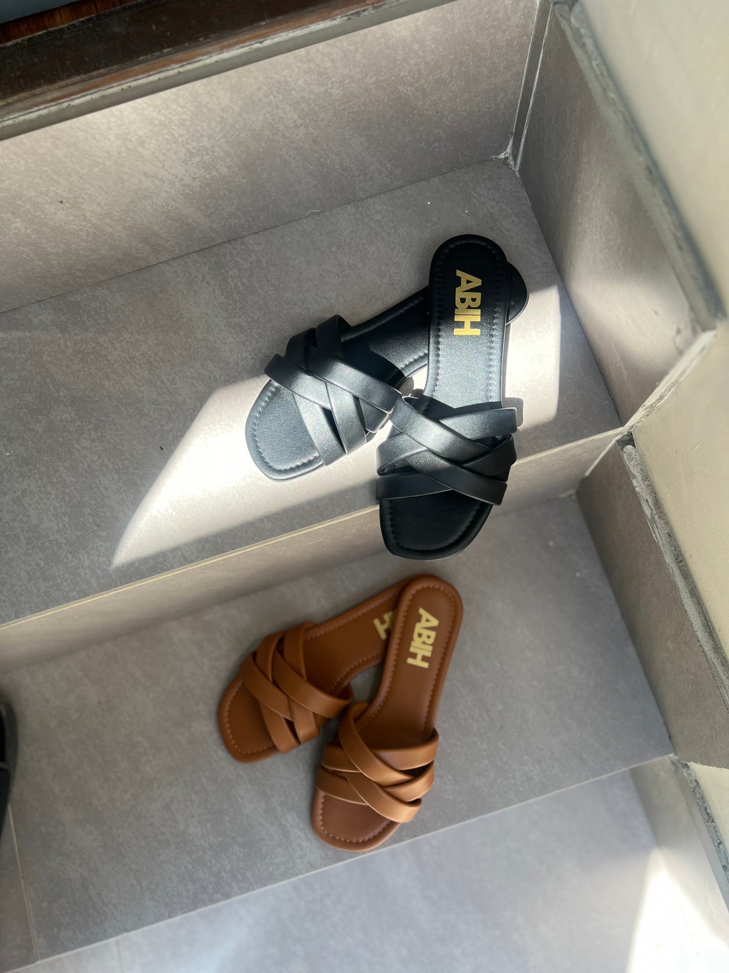 COMFY SLIDES